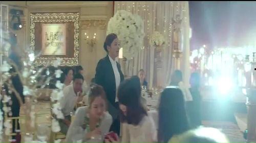 婚礼现场嫁给前任死对头,婚礼现场见证前任死对头的甜蜜转变